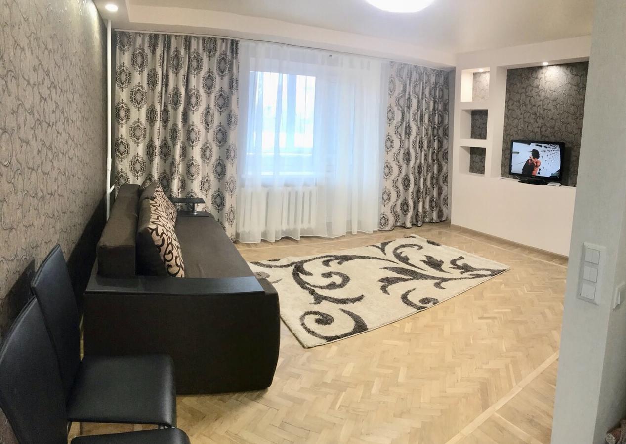 Studio apartment เคียฟ ภายนอก รูปภาพ