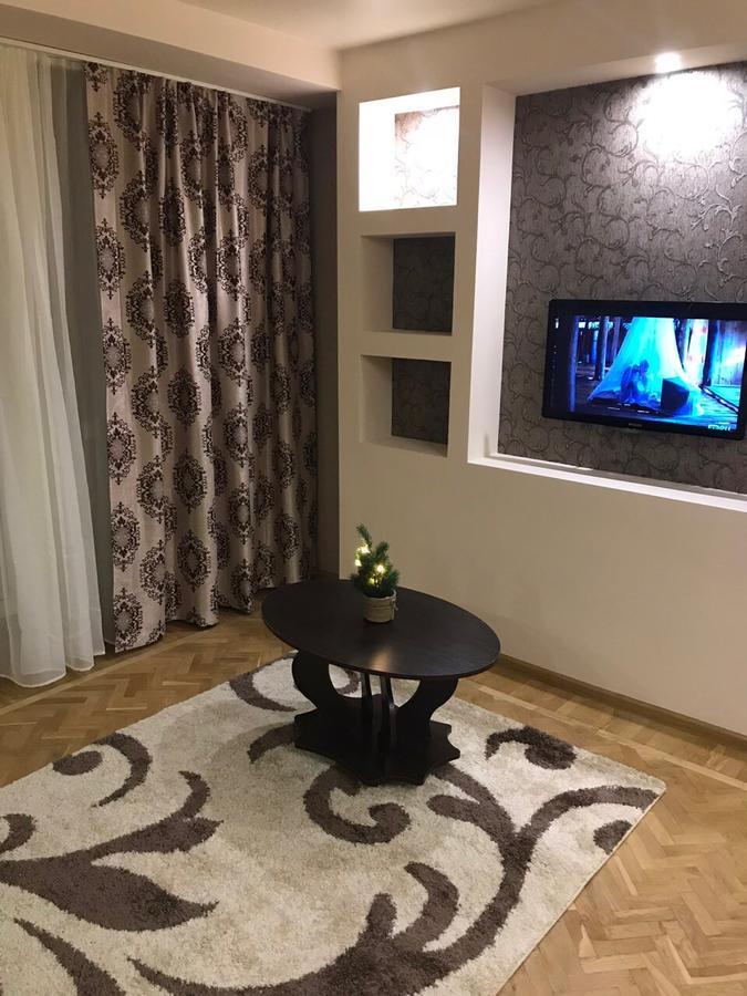 Studio apartment เคียฟ ภายนอก รูปภาพ