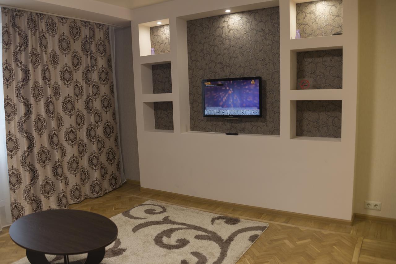 Studio apartment เคียฟ ภายนอก รูปภาพ